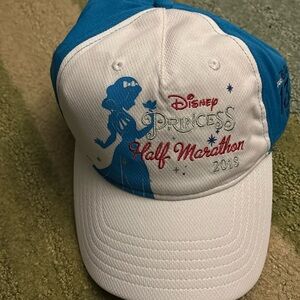 2018 NWT run Disney hat